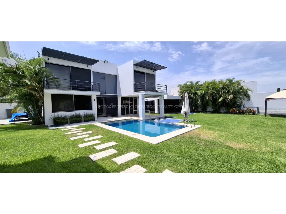 Casa Sola en Venta en Corinto Residencial - Jardín y Alberca — foto 5