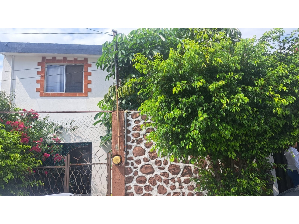CASA EN VENTA , LOMAS DE JIUTEPEC $2,500,000 CON COCHERA — foto 2