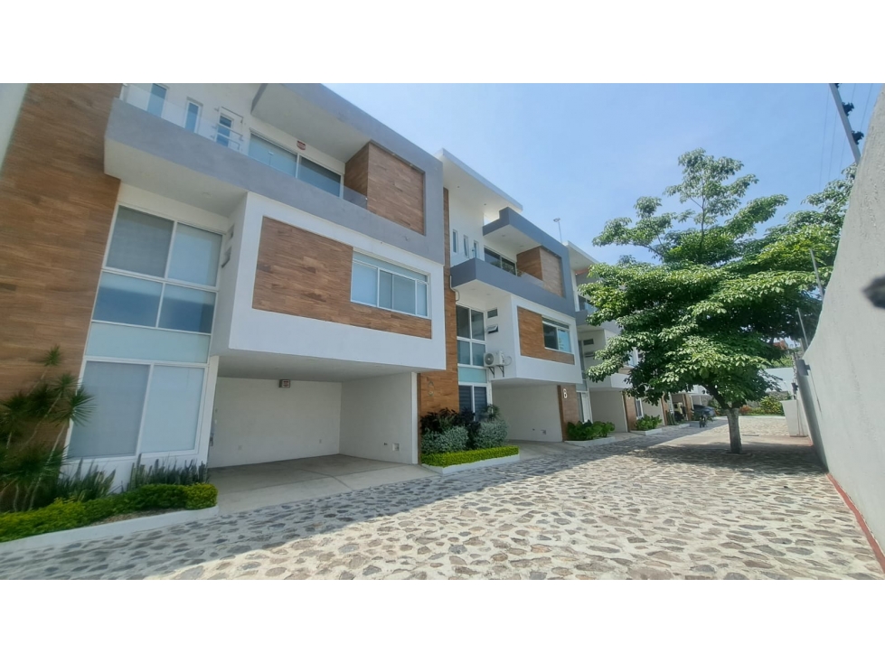 CASA EN VENTA EN LOMAS TRUJILLO | $3,950,000
