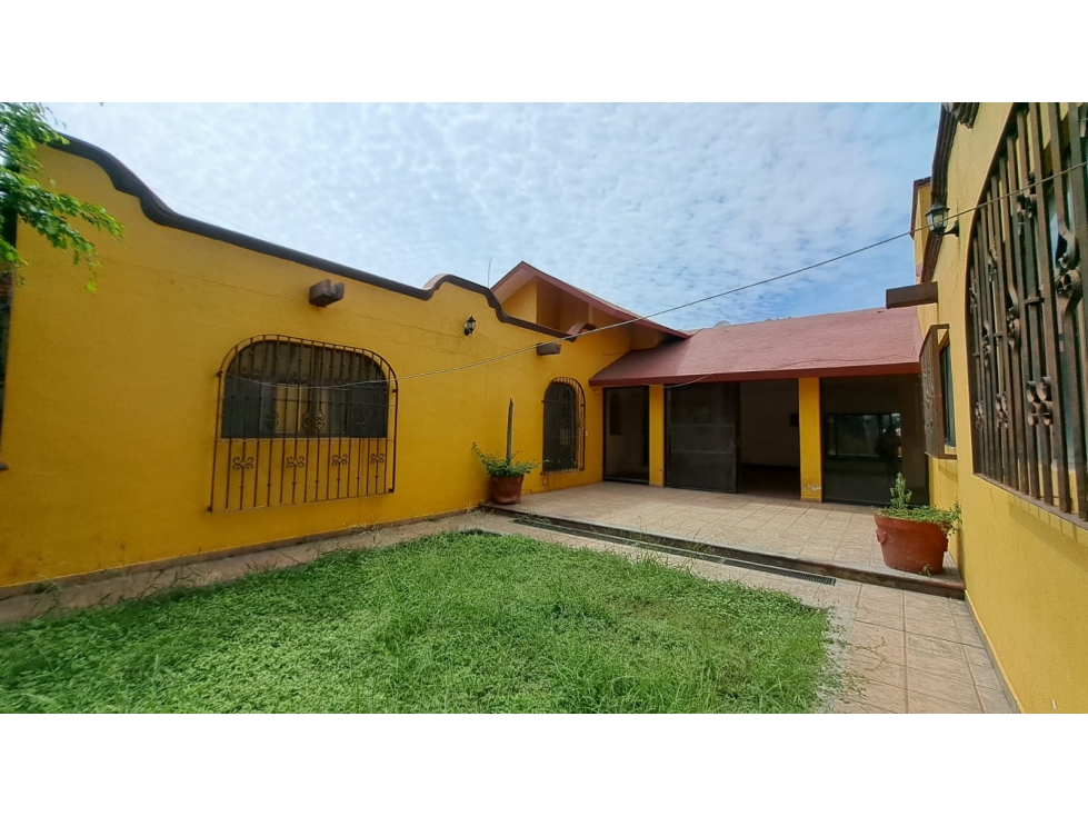 CASA DE UN NIVEL EN FRACC. BURGOS $4,200,000 PARA REMODELAR — foto 2
