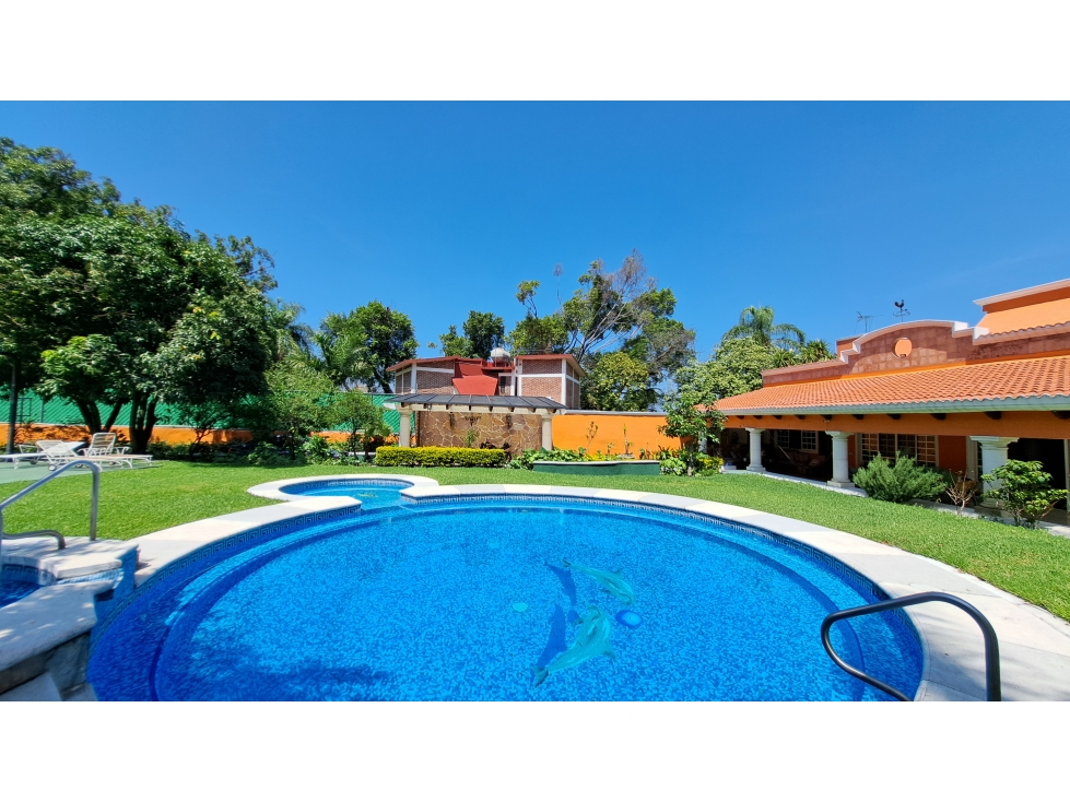 $7,900,000 CASA EN VENTACON ALBERCA Y JARDÍN Y 2 BUNGALOWS — foto 3