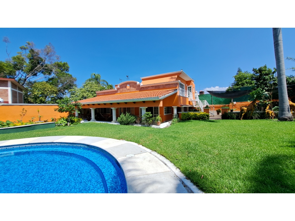 $7,900,000 CASA EN VENTACON ALBERCA Y JARDÍN Y 2 BUNGALOWS — foto 4