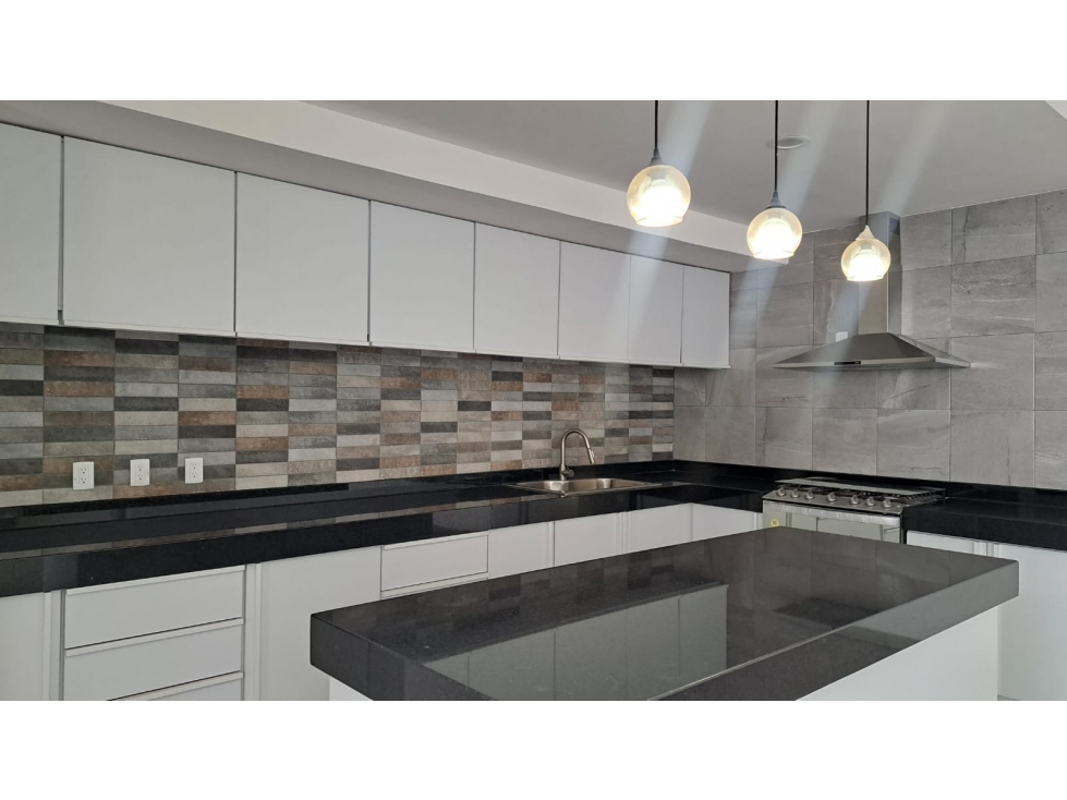 CASA EN VENTA EN LOMAS DE CUERNAVACA | $4,250,000 — foto 3
