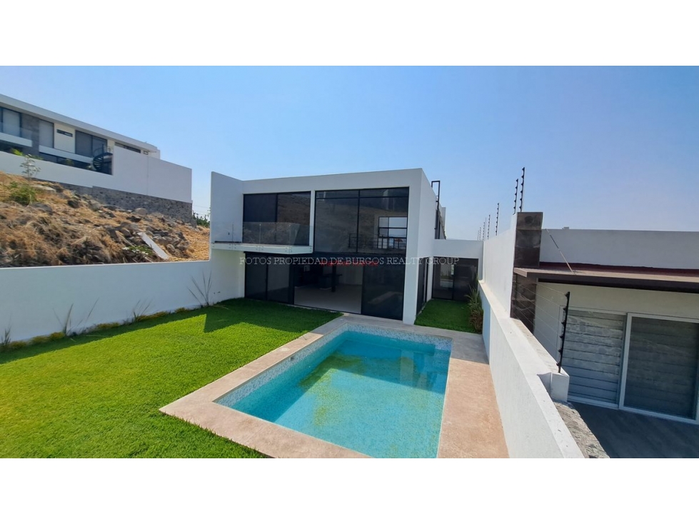 CASA SOLA EN VENTA EN LA CIMA CON JARDÍN Y ALBERCA - $8,250,000 — foto 4