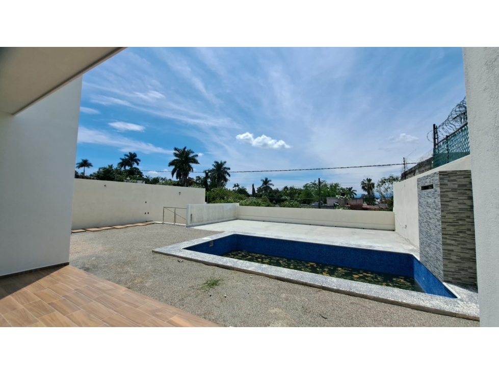 CASA EN VENTA EN PRIVADA CON PORTÓN ELÉCTRICO $6,850,000 - 2