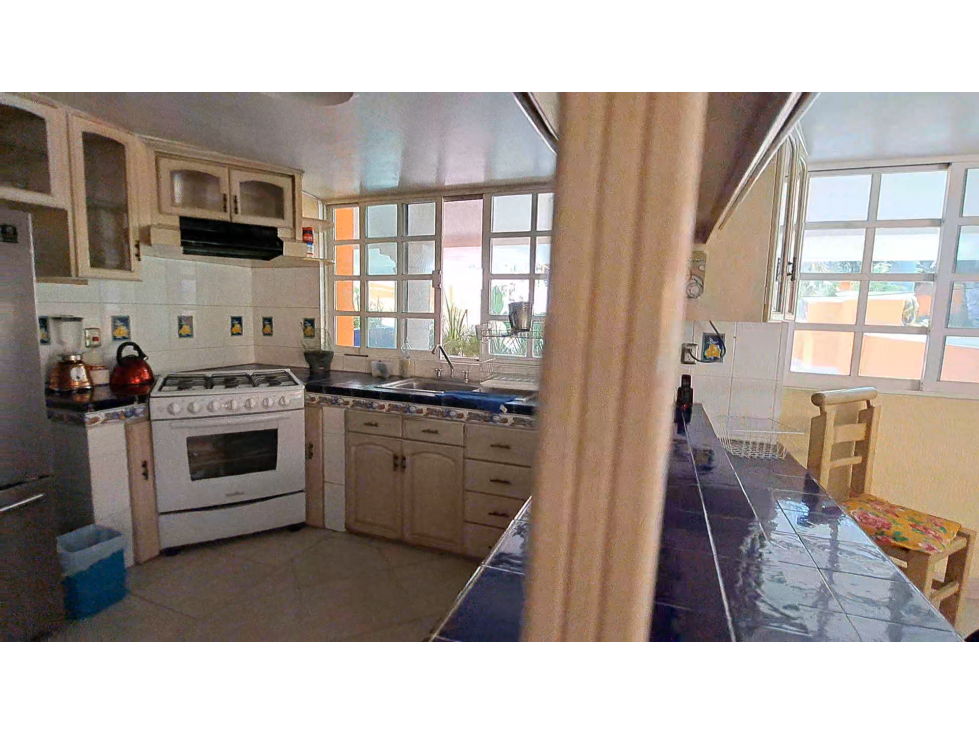 $7,900,000 CASA EN VENTACON ALBERCA Y JARDÍN Y 2 BUNGALOWS — foto 5