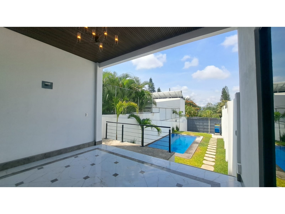 CASA EN VENTA CON RECÁMARA PLANTA BAJA EN FRACC. BURGOS $5,980,000 - 3