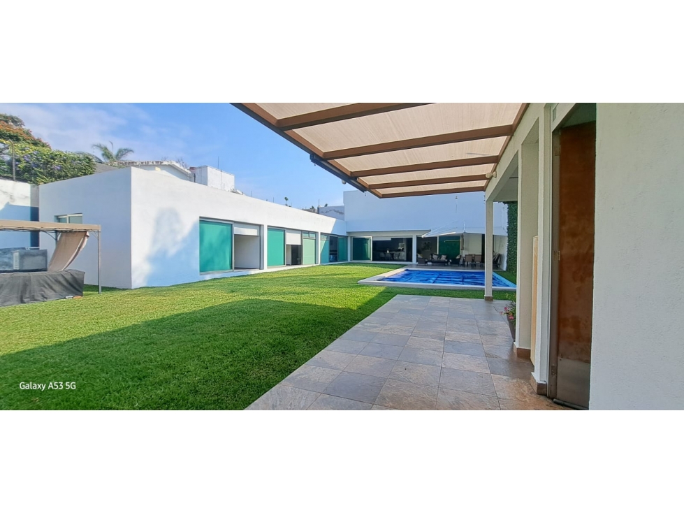Venta de Casa de un nivel con enorme jardín y elevador eléctrico — foto 4
