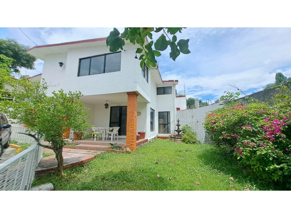 CASA EN VENTA EN CONDOMINIO GUACAMAYAS, LOMAS DE CUERNAVACA $3,300,000 - 3