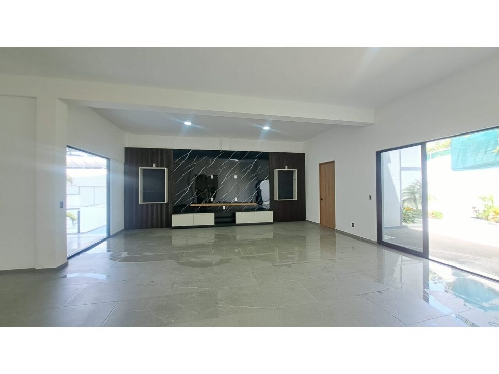 CASA EN VENTA CON RECÁMARA PLANTA BAJA EN FRACC. BURGOS $5,980,000 - 6