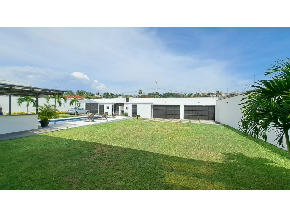 CASA CON ENORME JARDÍN, EN DOS LOTES EN FRACC. BURGOS $17,000,000 - 4