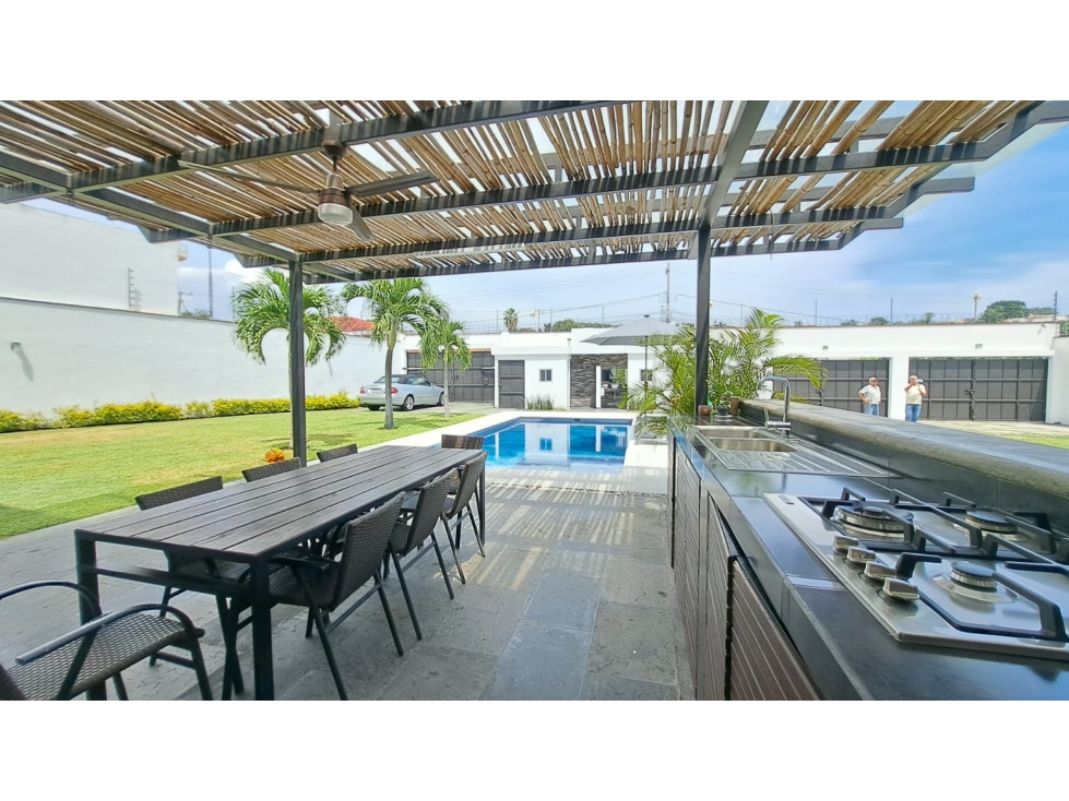 CASA CON ENORME JARDÍN, EN DOS LOTES EN FRACC. BURGOS $17,000,000 - 3