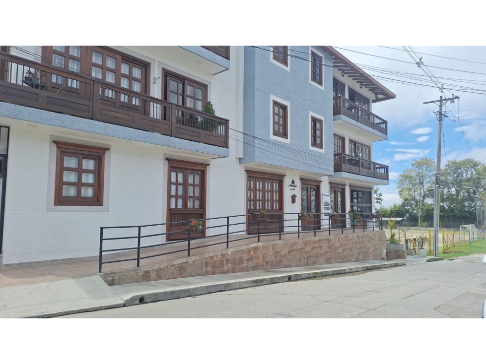 APARTAMENTO CON PARQUEADERO Y DEPOSITO