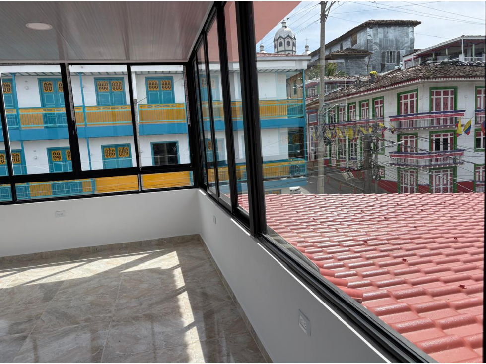 LOCAL COMERCIAL VISTA PANORAMICA PRIVILEGIADA - 2