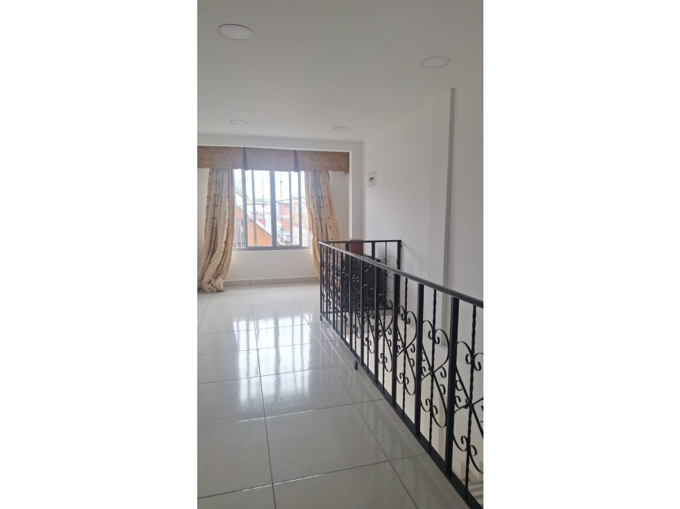 HERMOSA Y COMODA CASA PARA ESTRENAR DE DOS PISOS INDEPENDIENTES — foto 3