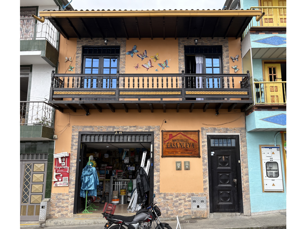 CASA DE DOS PISOS INDIVIDUALES