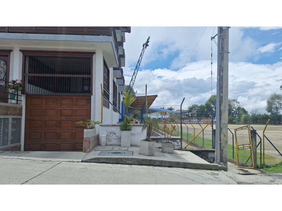 APARTAMENTO CON PARQUEADERO Y DEPOSITO - 5