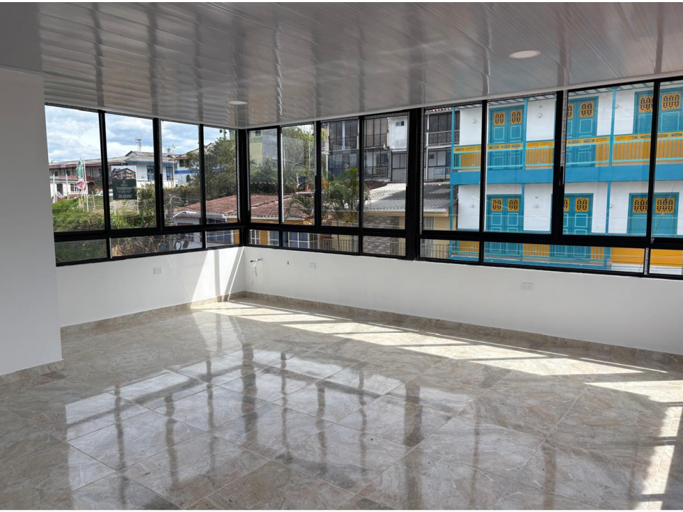 LOCAL COMERCIAL VISTA PANORAMICA PRIVILEGIADA - 4