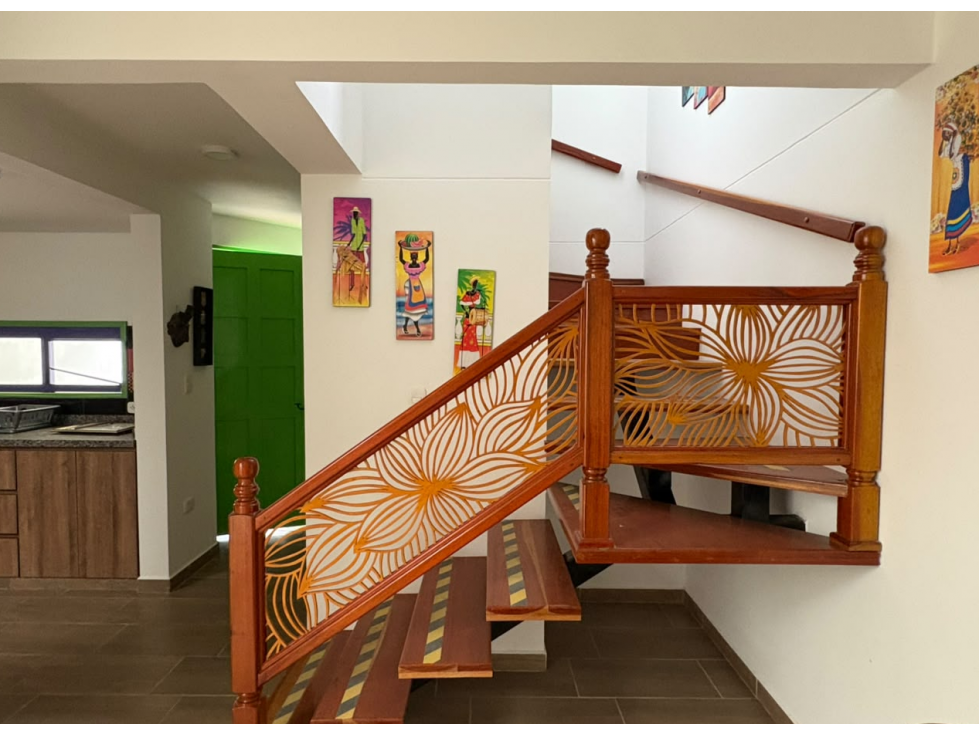 HERMOSA CASA ESQUINERA EN URBANIZACIÓN — foto 4