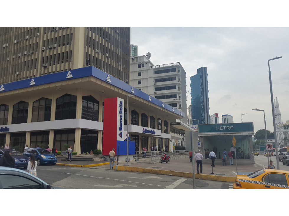 OFICINA EN VIA ESPAÑA PH TORRE DELTA 597 M2 CON MOBILIARIO
