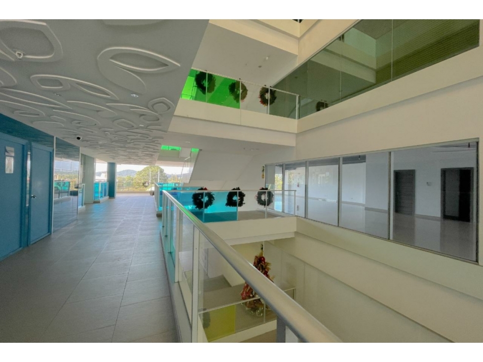 LOCAL COMERCIAL EN TERRAZAS DE ALBROOK 105M2