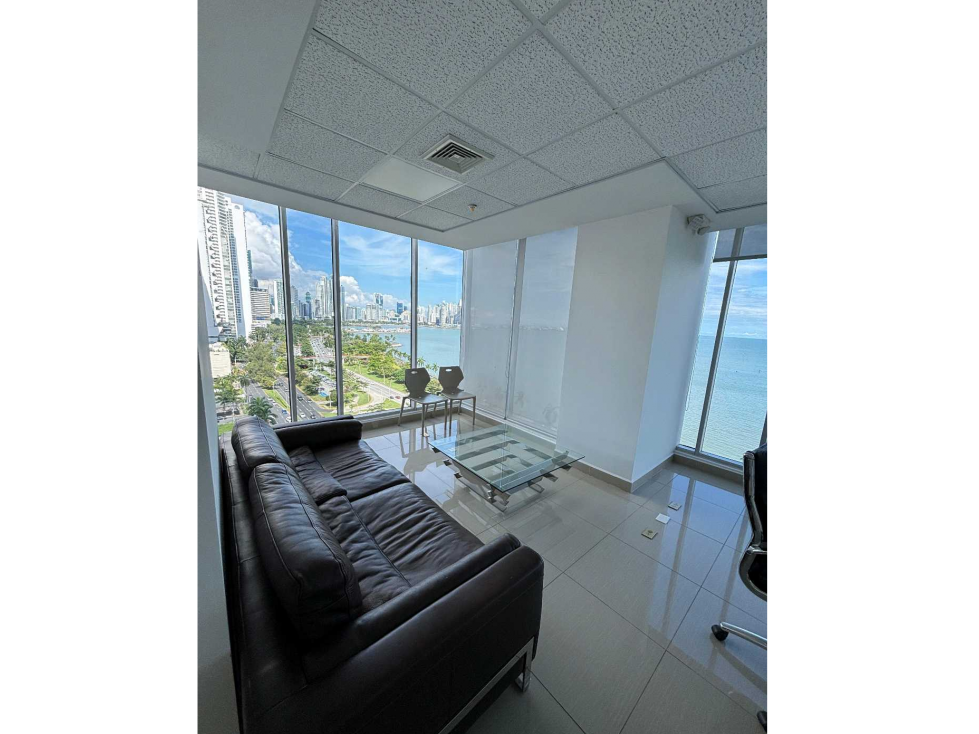 OFICINA EN AVENIDA BALBOA OFFICE CENTER AMOBLADA 119M2