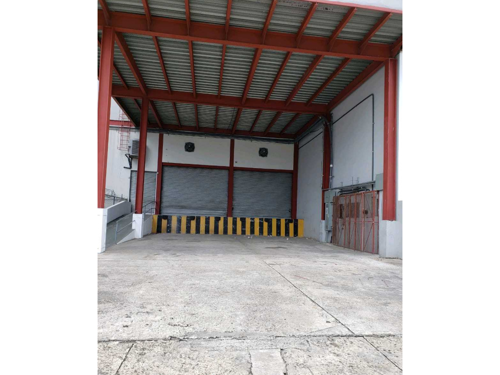 BODEGA EN PARQUE INDUSTRIAL DE COSTA DEL ESTE 1800M2 DE DOS NIVELES