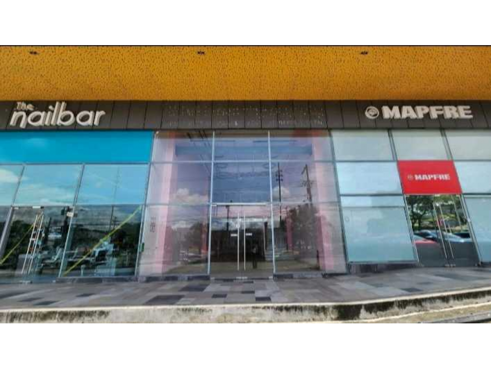 LOCAL COMERCIAL EN EL DORADO CITY CENTER CON MEZZANINE 285M2