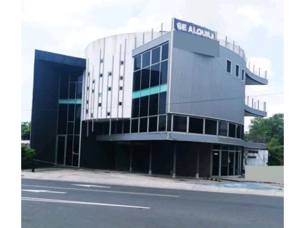 LOCALES COMERCIALES Y OFICINA PARQUE LEFEVRE 170M2 - 1