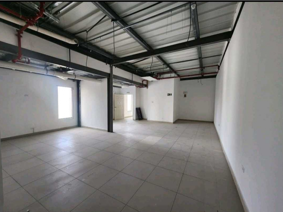 LOCAL COMERCIAL EN VIA PORRA CITY PLAZA 124M2 UBICACION PRIVILEGIADA — foto 2
