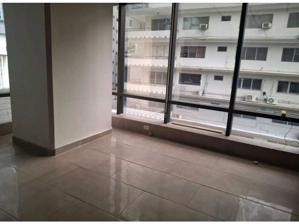 OFICINA EN CALLE 50 EDIFICIO VALLARINO 195M2 — foto 4