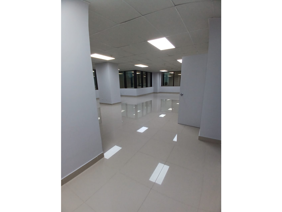 OFICINA EN CALLE 50 PH TORRE CREDICOR BANK 200M2 FULL AMOBLADA — foto 5