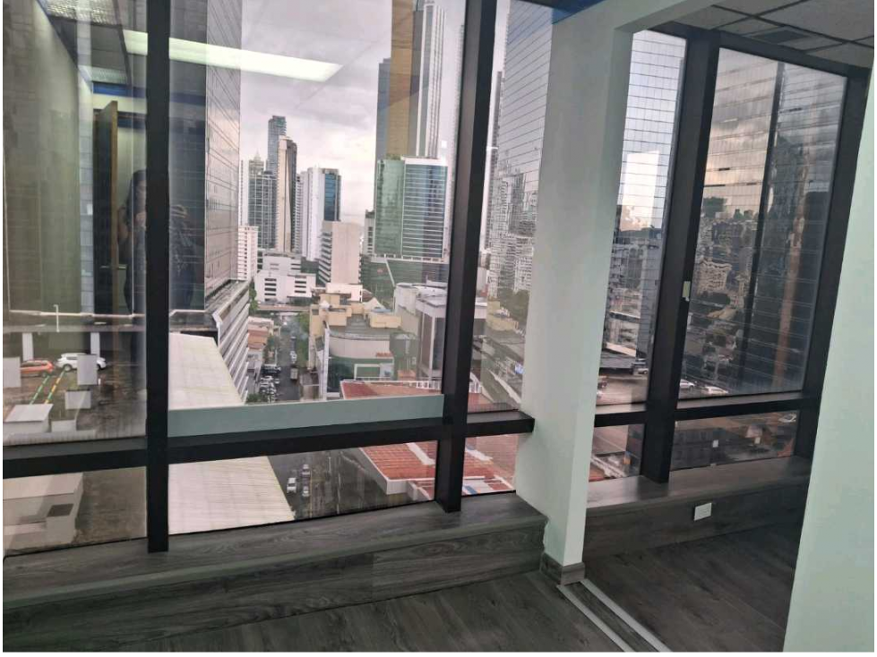 OFICINA EN CALLE 50 EDIFICIO VALLARINO 92M2 CON DIVISIONES — foto 3