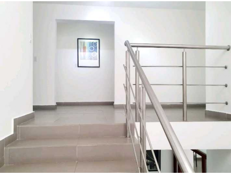CASA DUPLEX EN OBARRIO REMODELADA 500M2 USO RESIDENCIAL / COMERCIAL — foto 3