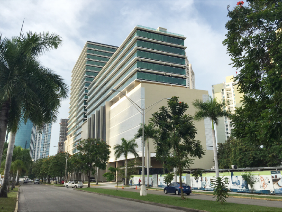 OFICINA EN COSTA DEL ESTE EN PLAZA DEL ESTE FULL AMOBLADA 340M2
