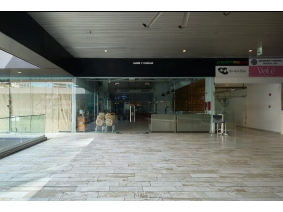 LOCAL EN AVENIDA BALBOA IDEAL PARA RESTAURANTE 147M2