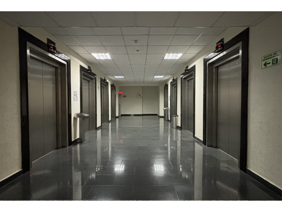 OFICINA EN MARBELLA EN OCEAN BUSINESS 150M2 SIN DIVISIONES BANESCO — foto 2