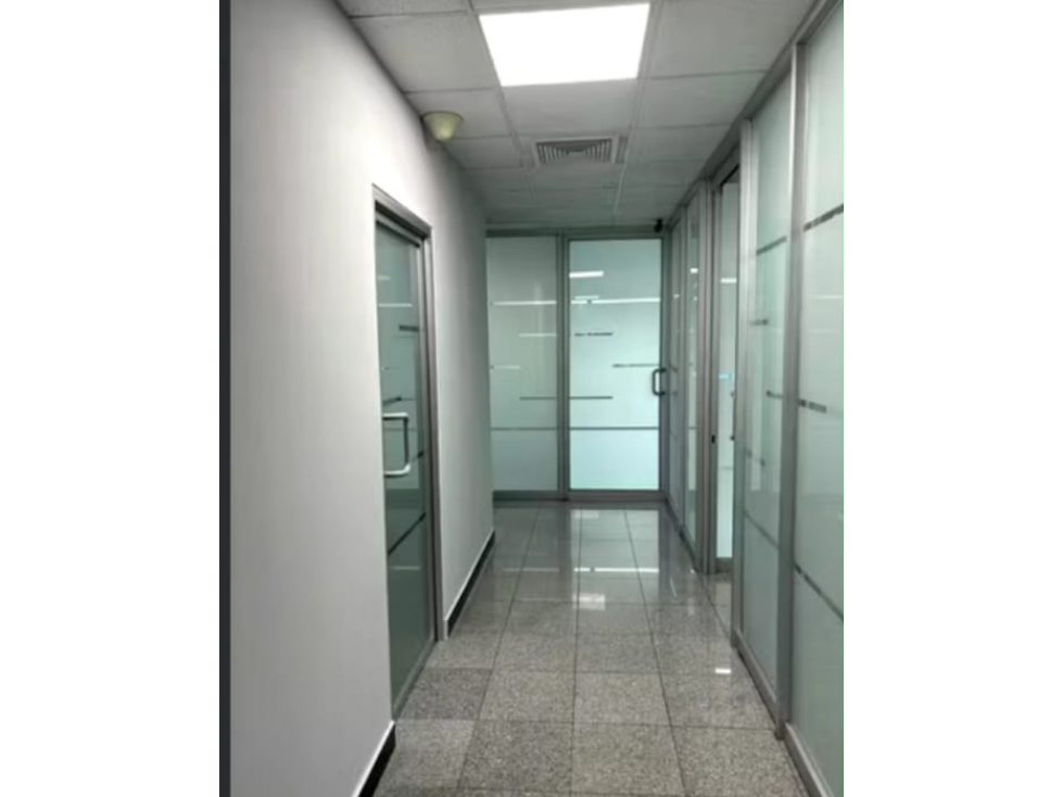 OFICINA EN PUNTA PACIFICA TORRES DE LAS AMÉRICAS 240M2 — foto 3