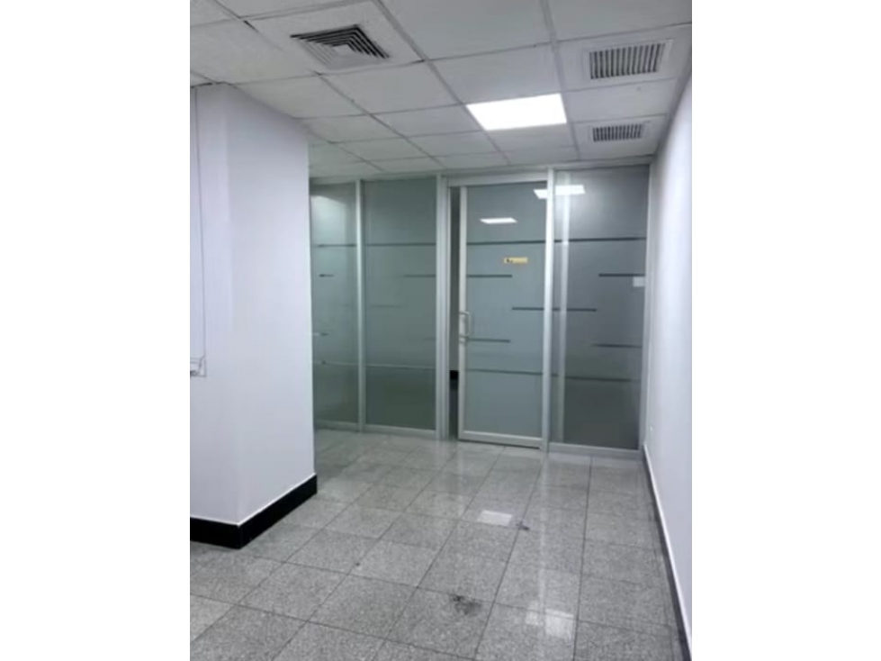 OFICINA EN PUNTA PACIFICA TORRES DE LAS AMÉRICAS 240M2 — foto 4