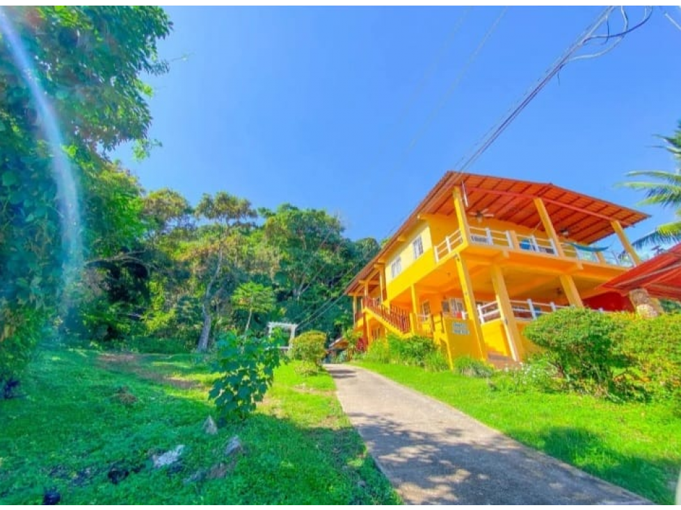 HOTEL BOUTIQUE CERRITO TROPICAL ISLA DE TABOGA 11REC 11B 970M2 - 2