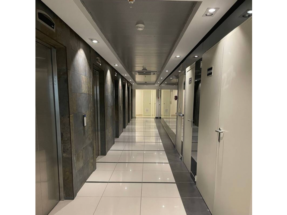OFICINA EN AVENIDA BALBOA OFFICE CENTER 216.43M2 FULL EQUIPADAS — foto 2