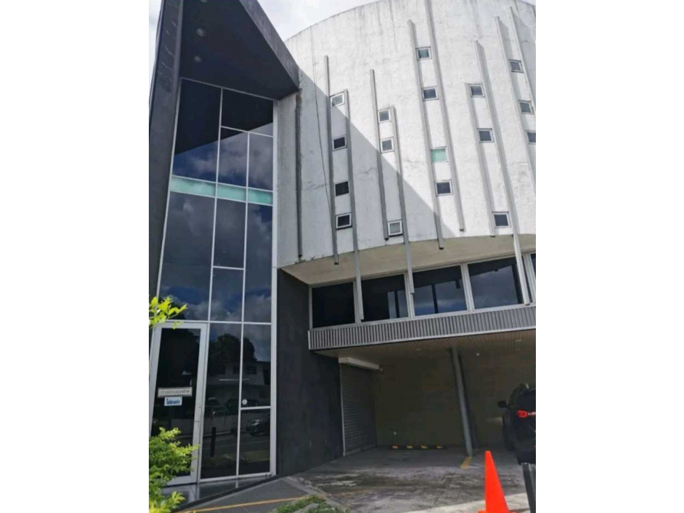 LOCALES COMERCIALES Y OFICINA PARQUE LEFEVRE 170M2 - 2