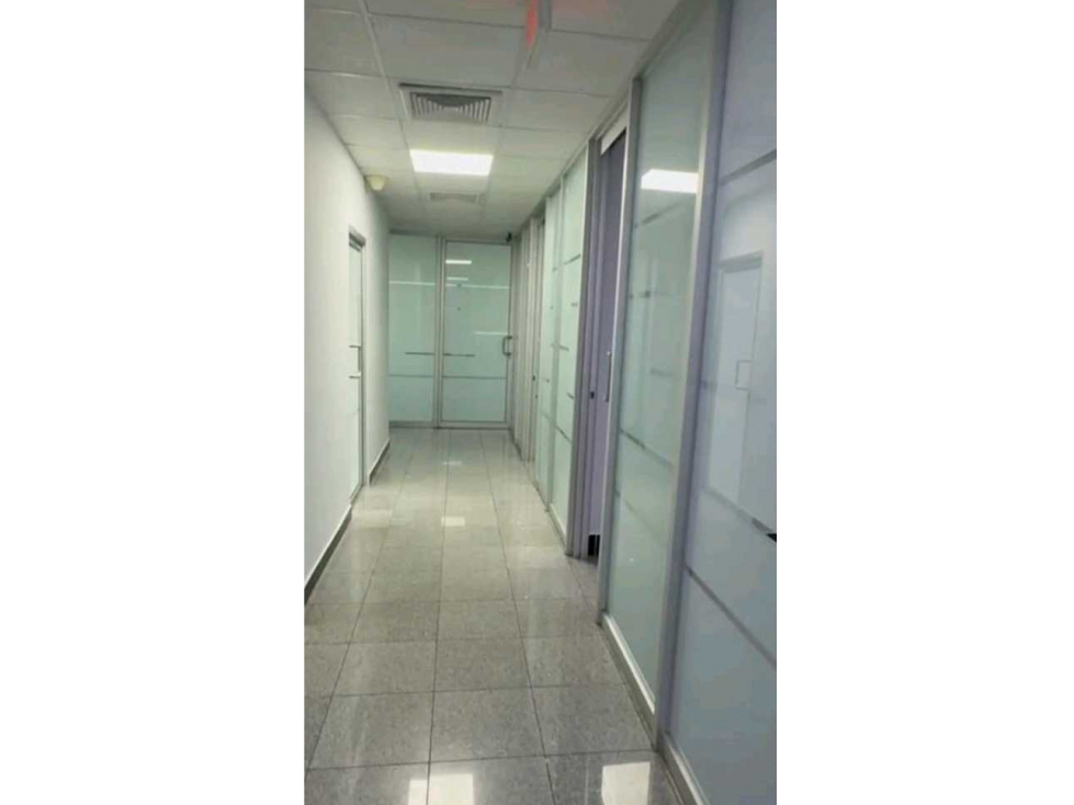 OFICINA EN PUNTA PACIFICA TORRES DE LAS AMÉRICAS 240M2 — foto 2