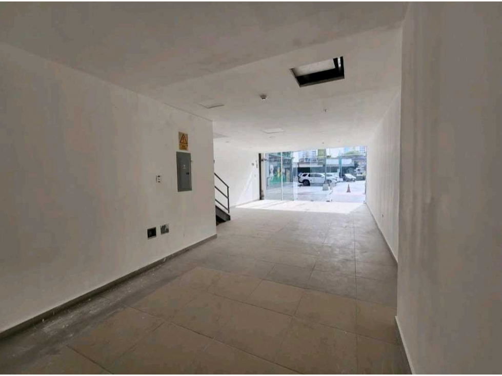 LOCAL COMERCIAL EN VIA PORRA CITY PLAZA 124M2 UBICACION PRIVILEGIADA — foto 4