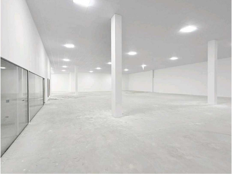 LOCAL COMERCIAL/BODEGA EN PLAZA AGORA CHANIS REMODELADO 1,309M2 — foto 6