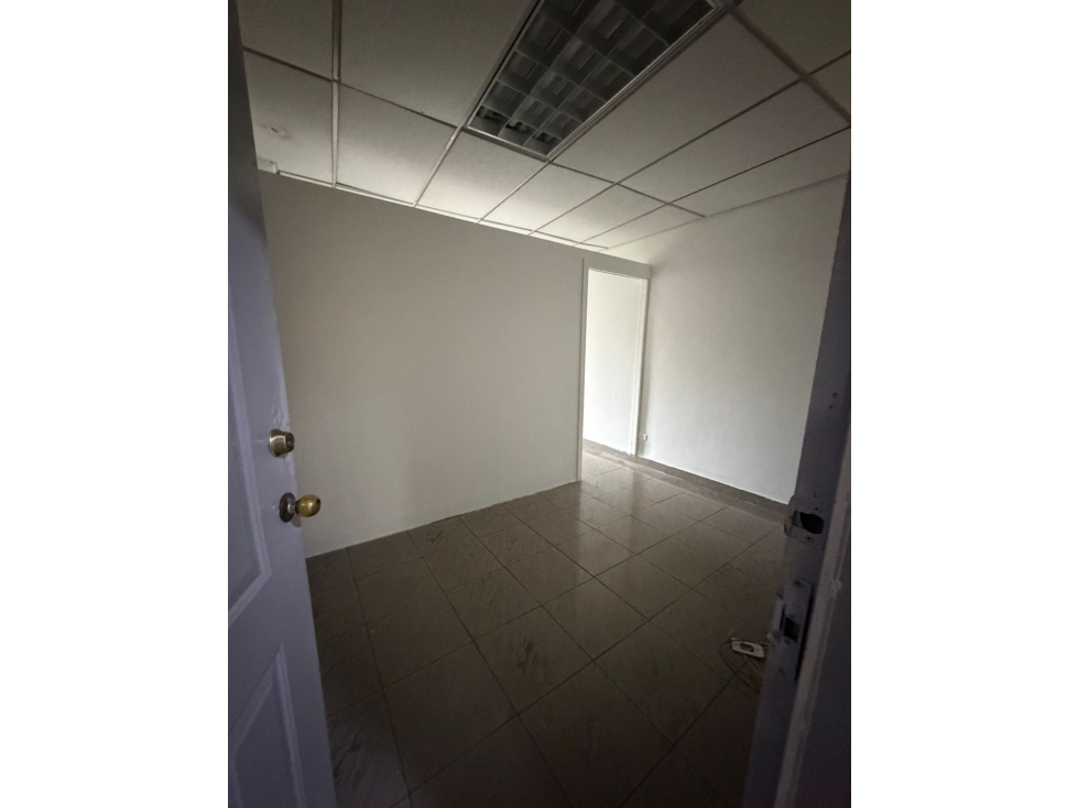 OFICINAS EN PARQUE LEFEVRE EN ALQUILER DESDE 48.M2 — foto 3