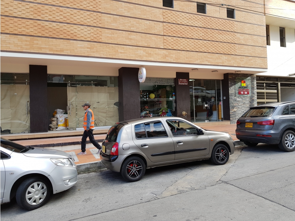 Local comercial avenida de los estudiantes. - 1