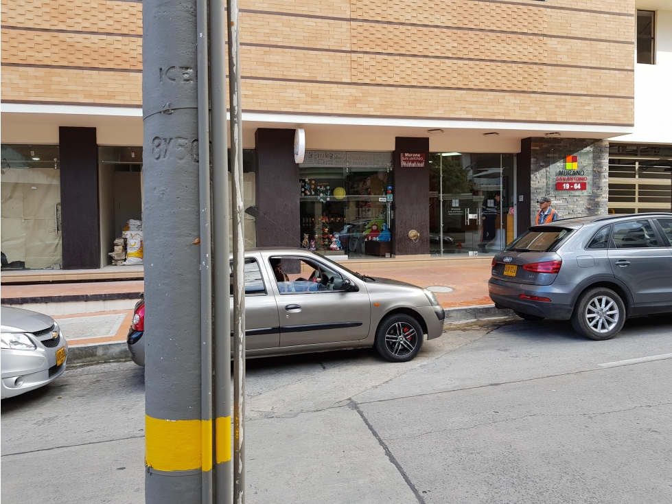 Local comercial avenida de los estudiantes. - 2