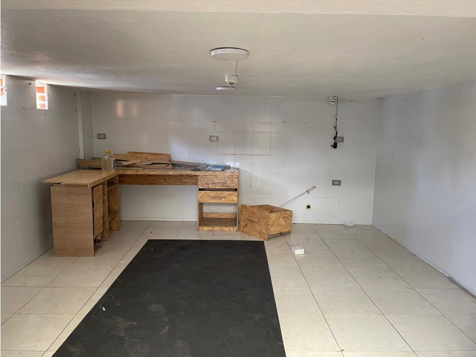 SE ARRIENDA LOCAL COMERCIAL - CENTRO DE PASTO - 3