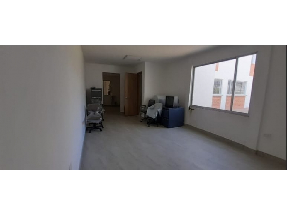 LOCAL COMERCIAL SECTOR UNICENTRO - 4